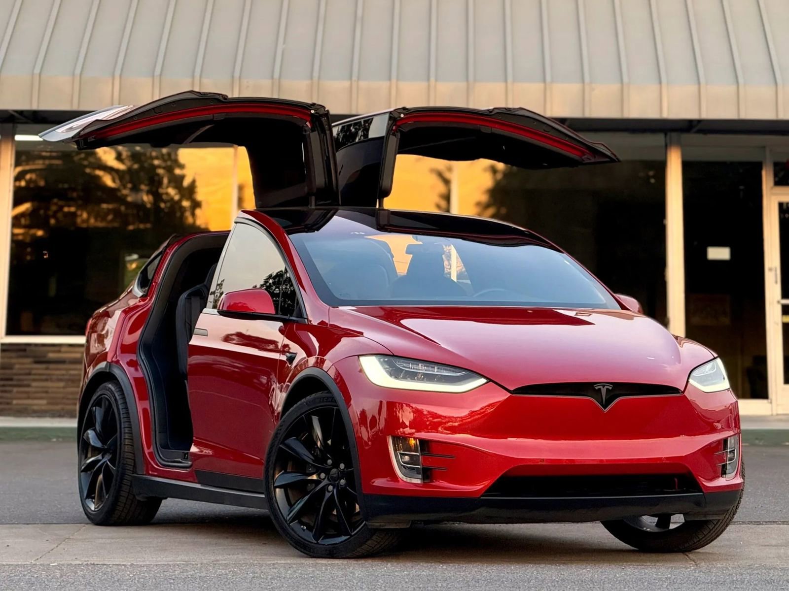 Used 2020 Tesla Model X Long Range image 2