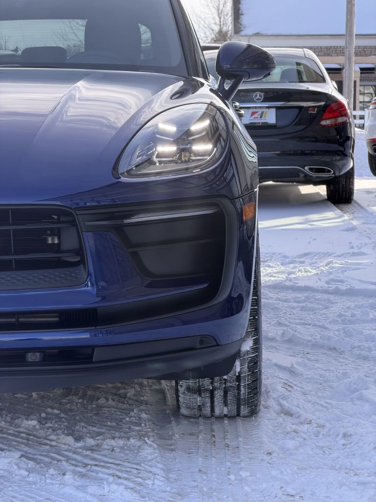 Used 2024 Porsche Macan BASE image 13