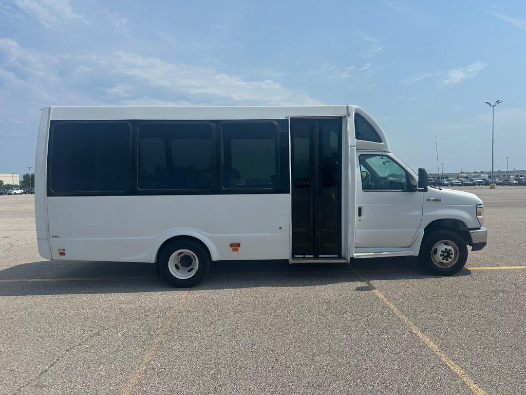 Used 2017 Ford E-450 and Econoline 450 Super Duty w/ Shuttle Bus Prep Package RWD image 26