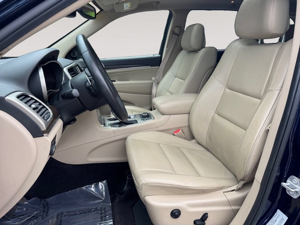 Used 2017 Jeep Grand Cherokee Limited AWD/4WD image 9
