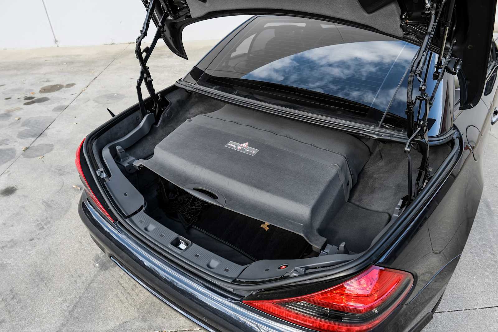 Used 2011 Mercedes-Benz SL 550 image 45