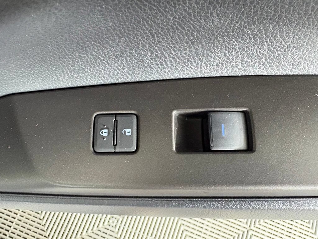 Used 2023 Toyota Camry SE FWD image 31