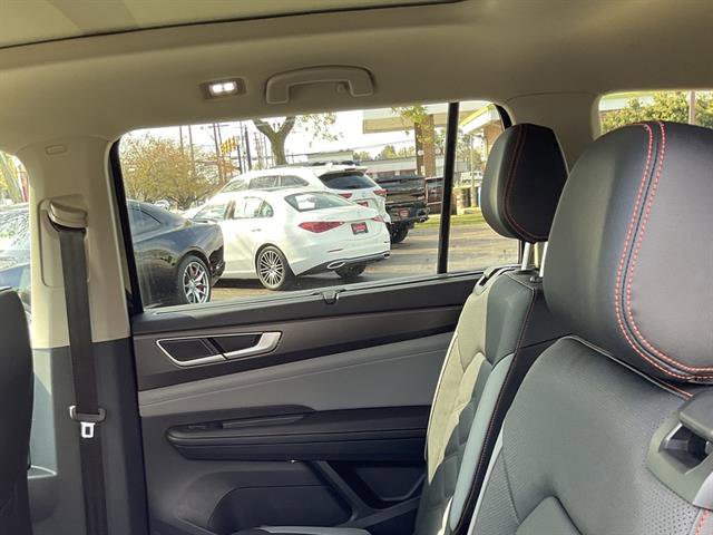 New 2026 Volkswagen Atlas Peak Edition image 6