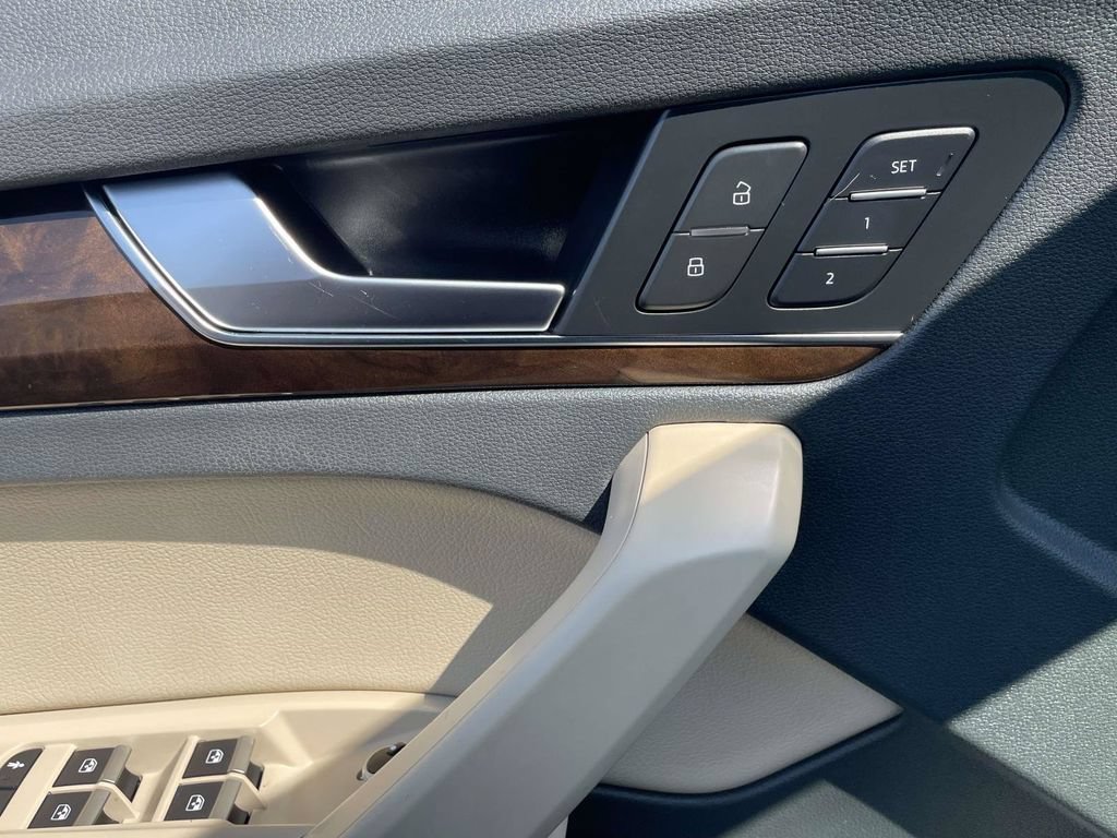 Used 2019 Audi Q5 2.0T Premium w/ Convenience Package AWD/4WD image 25