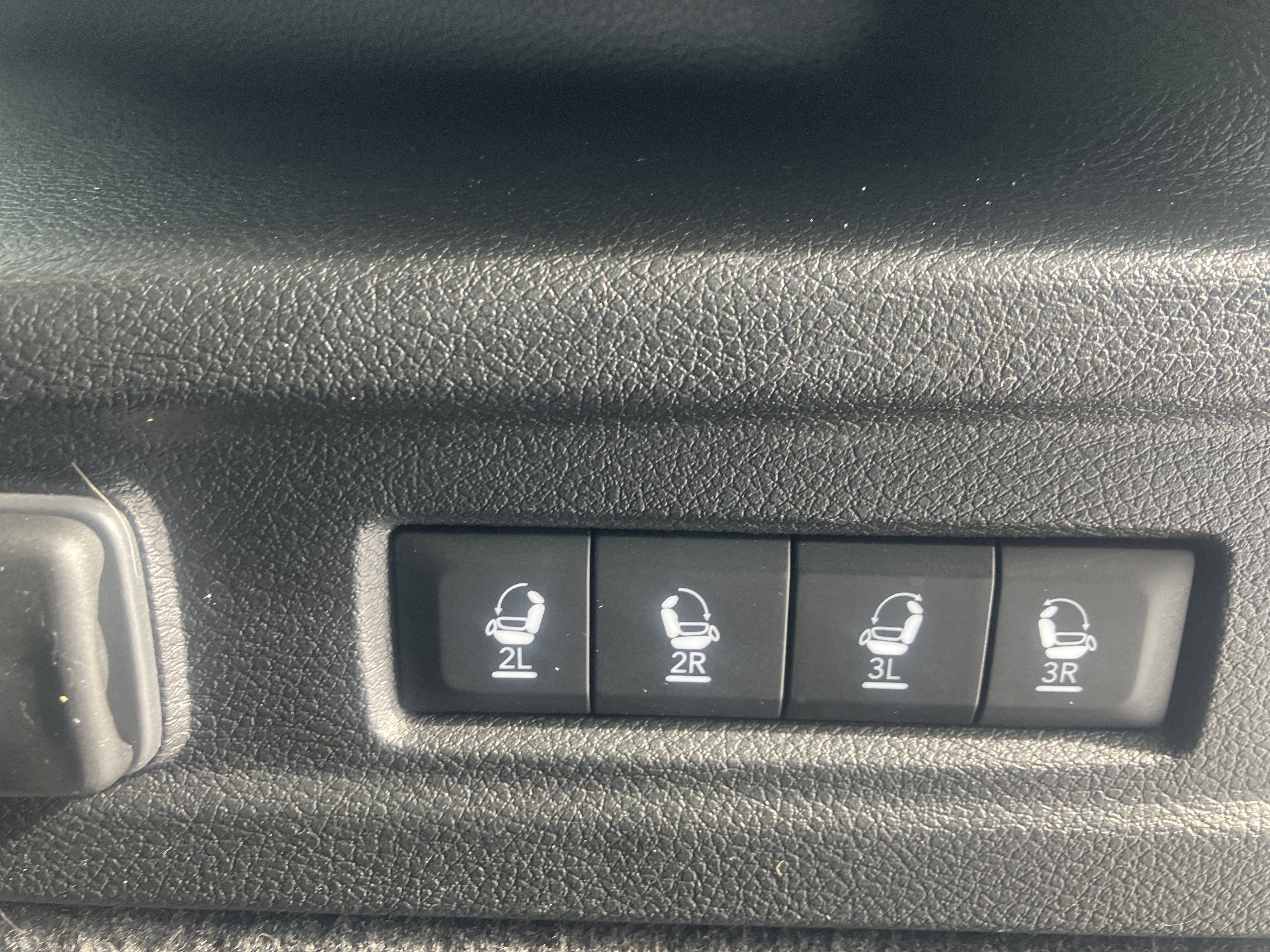 Used 2021 Jeep Grand Cherokee L Overland w/ Luxury Tech Group IV image 15