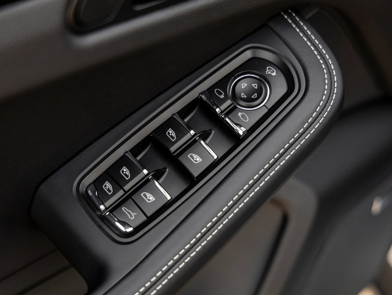 New 2026 Porsche Macan S AWD/4WD image 21