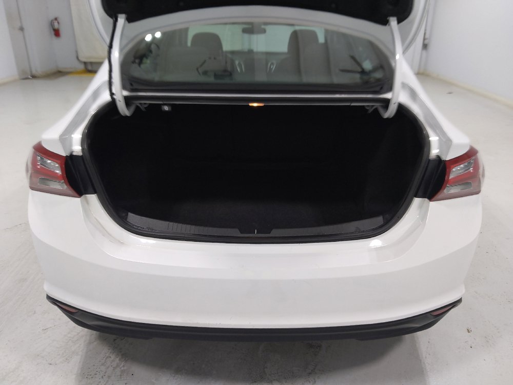 Used 2022 Chevrolet Malibu LT FWD image 29