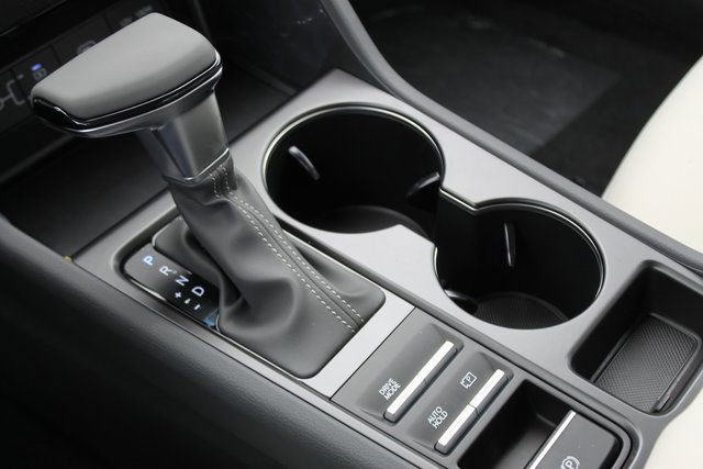 Certified 2025 Hyundai Sonata SE image 17