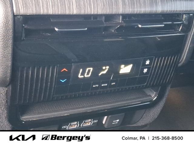 Used 2024 Jeep Wagoneer L Series II w/ Flexible Seating Group AWD/4WD image 14