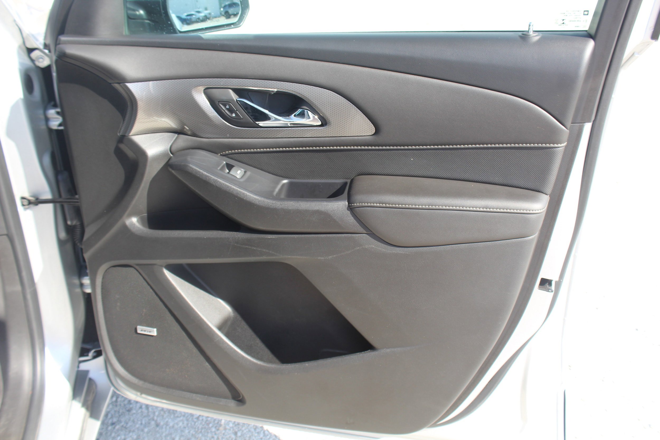 Used 2022 Chevrolet Traverse Premier w/ LPO, Floor Liner Package AWD/4WD image 25