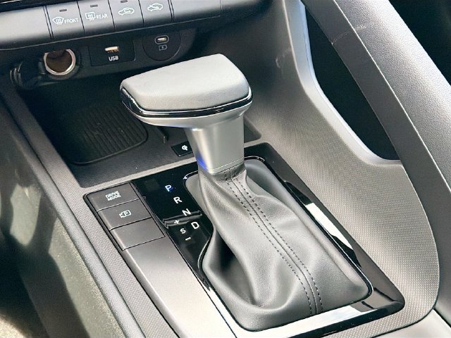 Certified 2026 Hyundai Elantra Sport FWD image 17