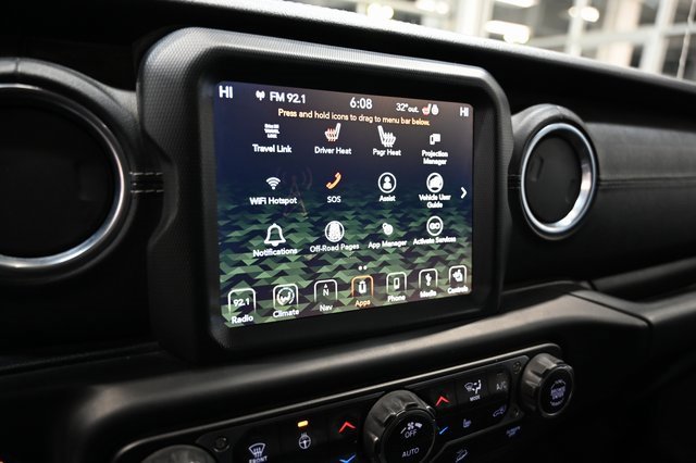 Used 2018 Jeep Wrangler Unlimited Sahara image 15