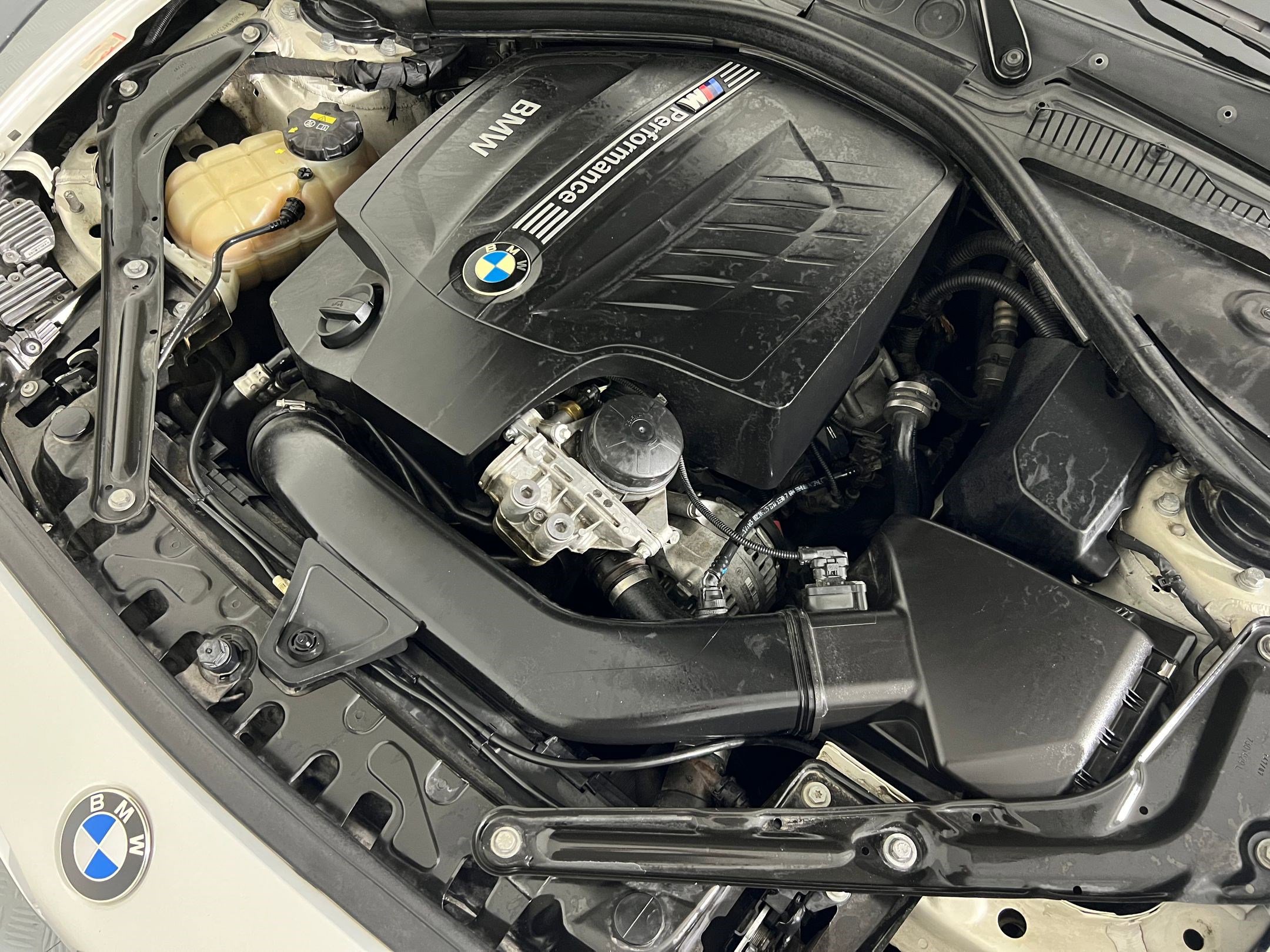 Used 2016 BMW M235i Convertible image 22