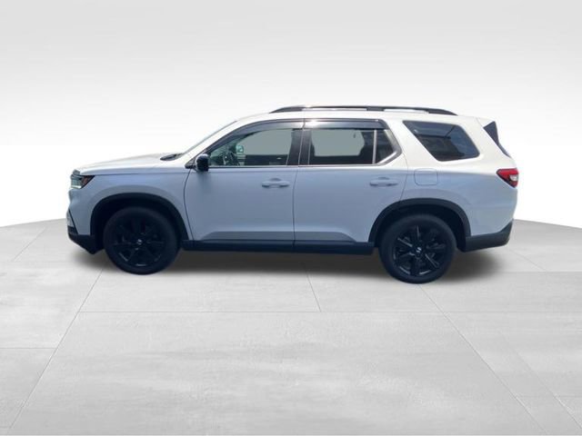 Used 2025 Honda Pilot Black Edition image 3
