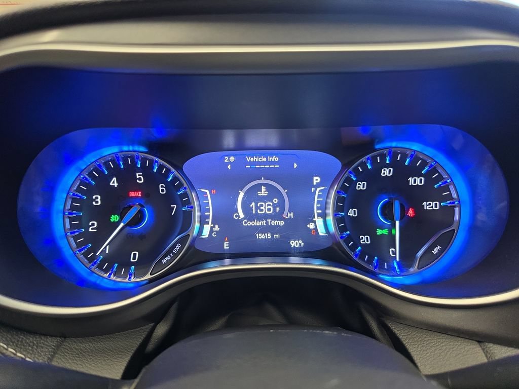 Used 2023 Chrysler Pacifica Touring-L FWD image 21