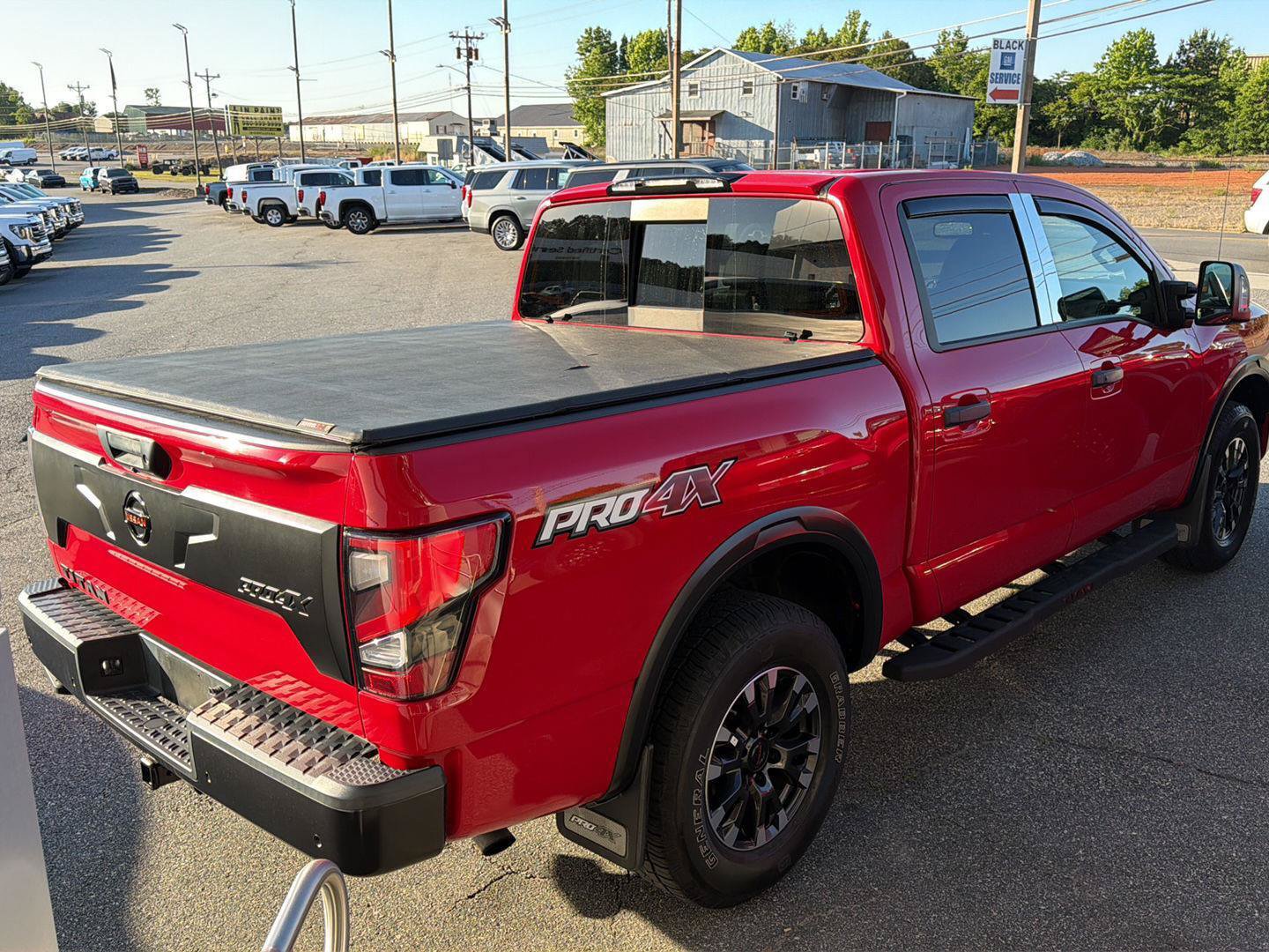 Used 2021 Nissan Titan PRO-4X w/ Pro-4x Convenience Package AWD/4WD image 8