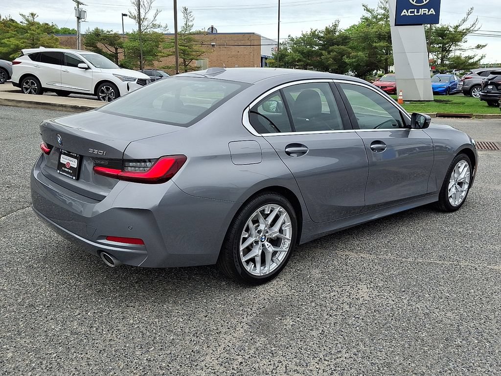Used 2026 BMW 330i xDrive Sedan AWD/4WD image 4