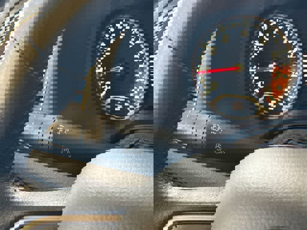 Used 2016 Jeep Renegade Latitude w/ Popular Equipment Group image 27