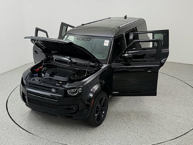 New 2026 Land Rover Defender 130 X-Dynamic SE AWD/4WD image 37