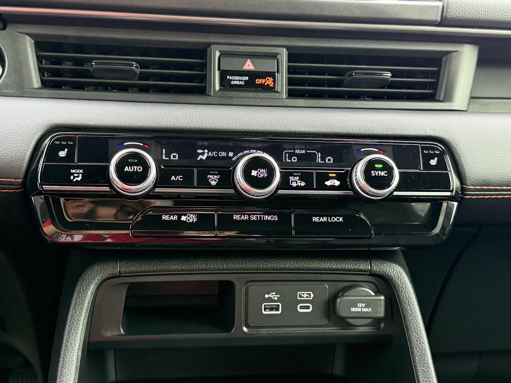 Used 2025 Honda Pilot TrailSport image 21
