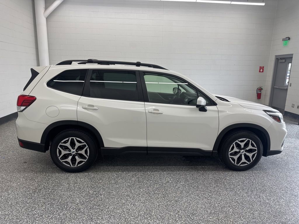 Used 2020 Subaru Forester Premium image 6