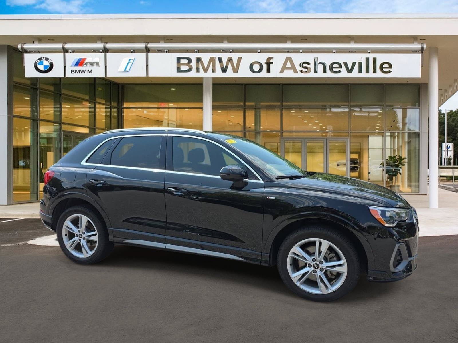 Used 2021 Audi Q3 2.0T Premium w/ Convenience Package AWD/4WD image 1