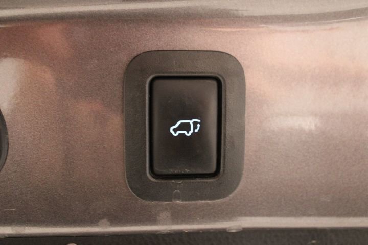 Used 2015 Toyota Highlander XLE image 17