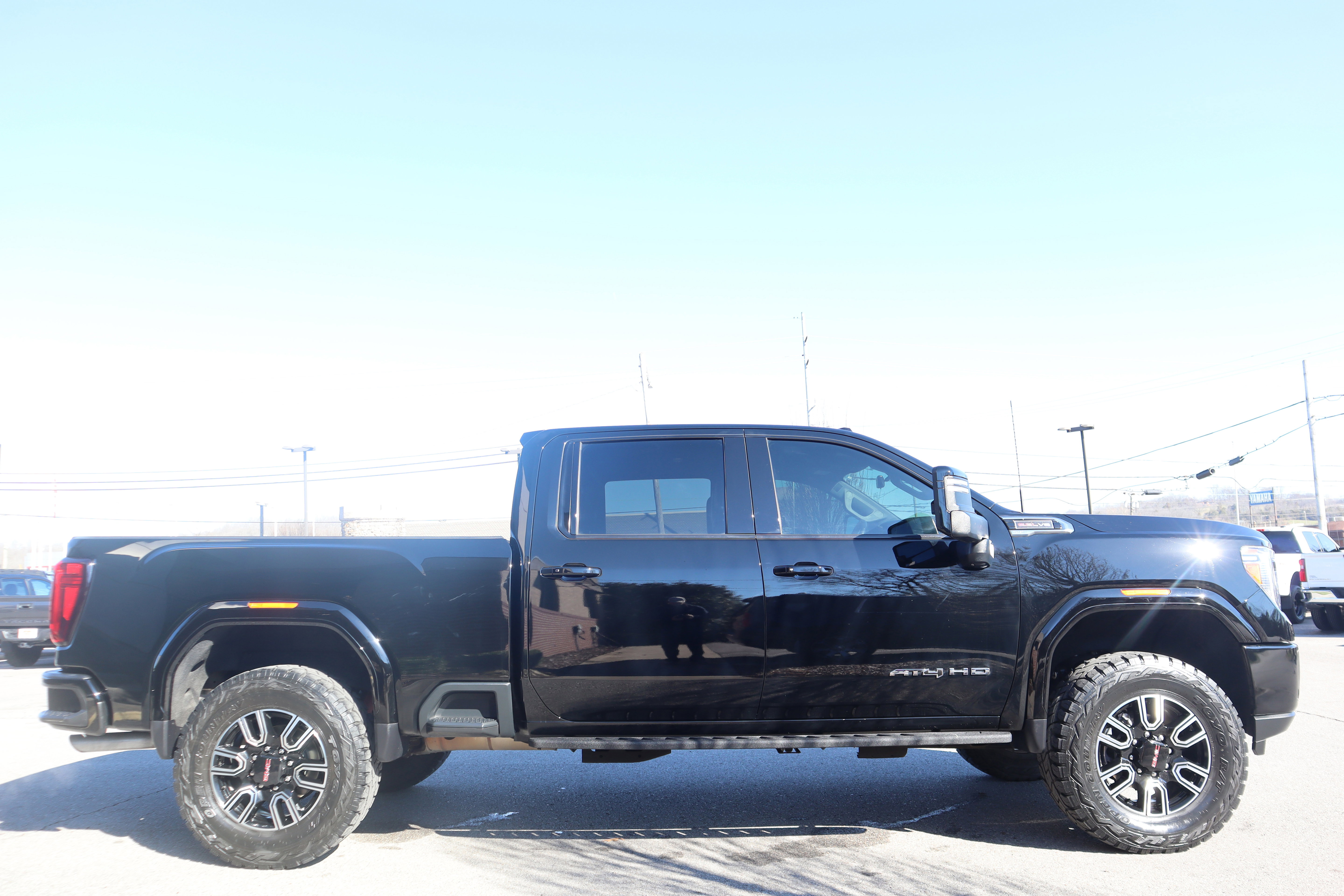 Used 2022 GMC Sierra 2500 AT4 w/ AT4 Premium Plus Package image 6