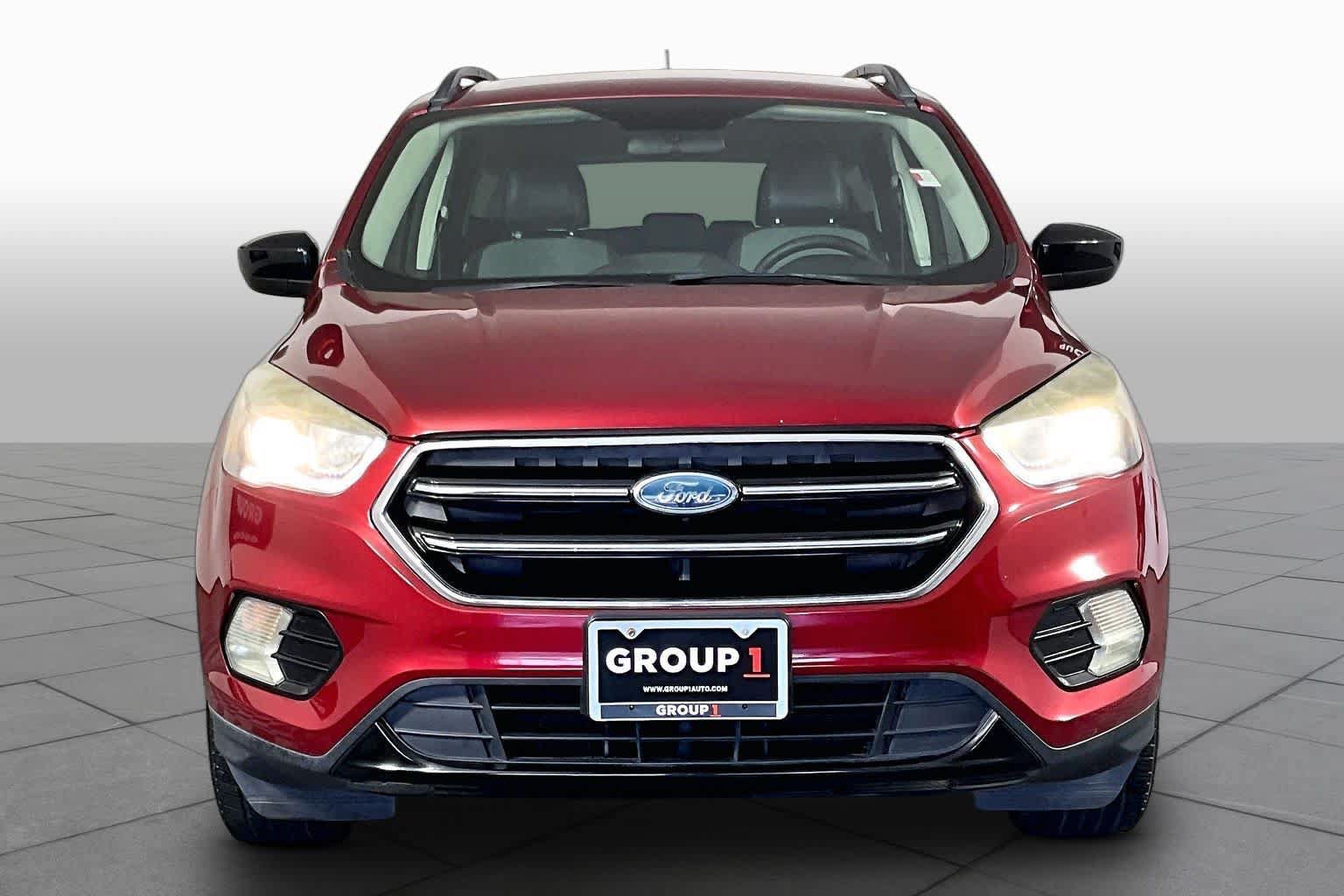 Used 2017 Ford Escape SE w/ Equipment Group 201A FWD image 4