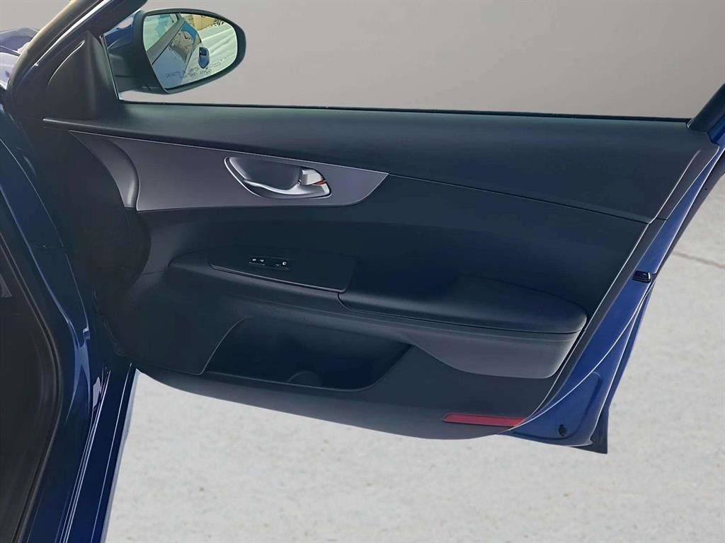 Used 2022 Kia Forte LXS image 22