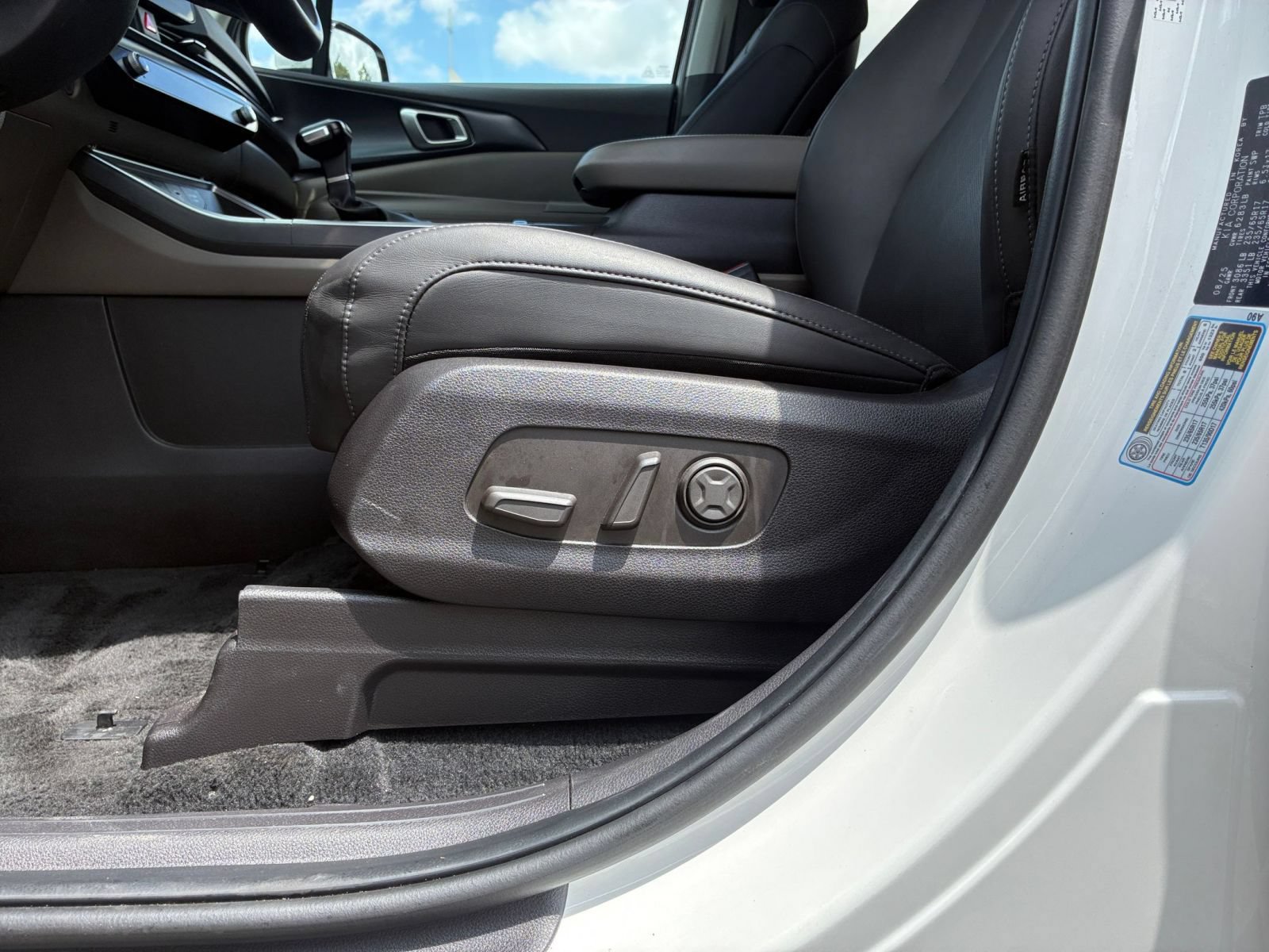 Used 2026 Kia Carnival FWD image 19