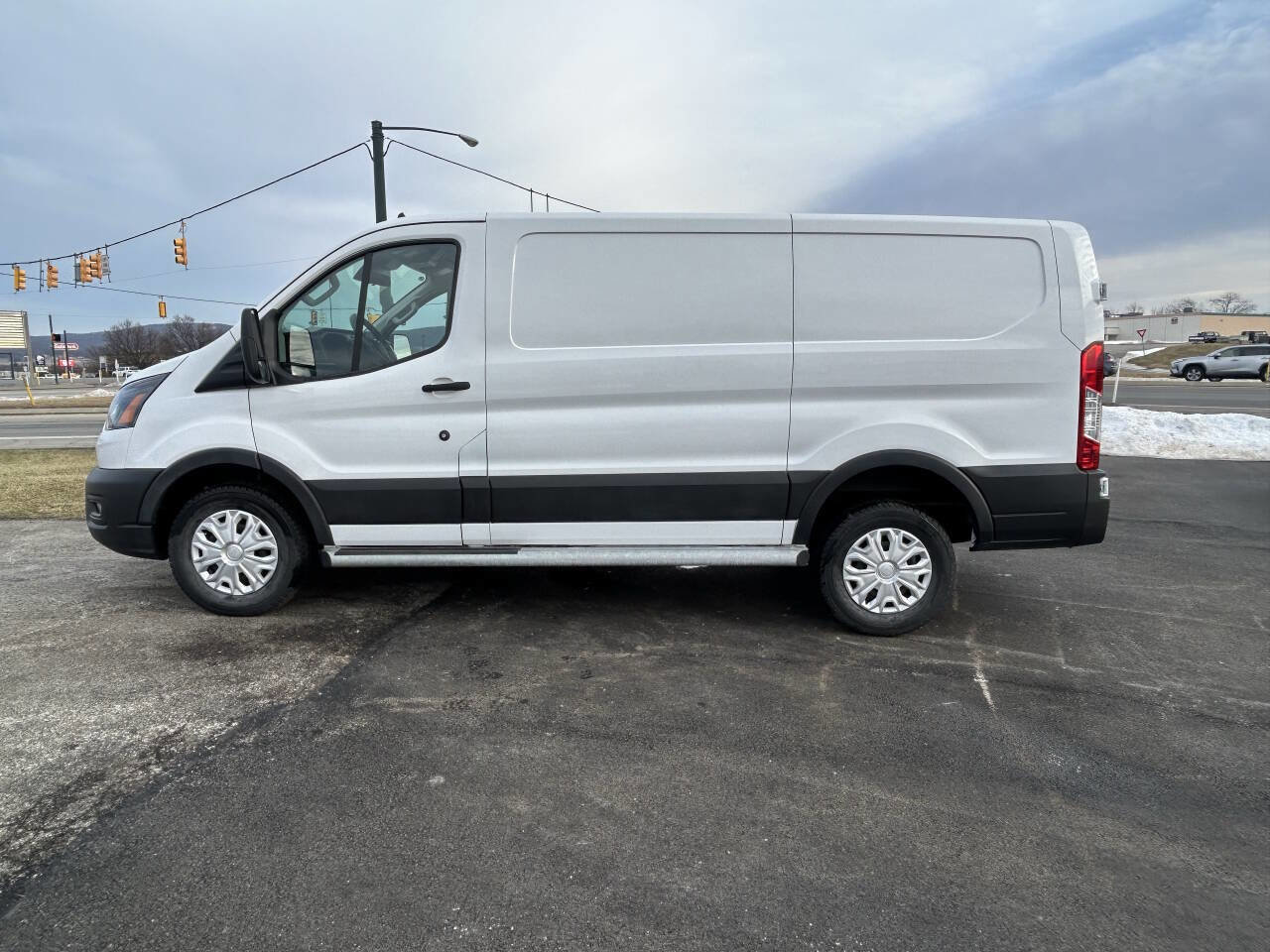 Used 2024 Ford Transit 250 Low Roof w/ Exterior Upgrade Package image 12
