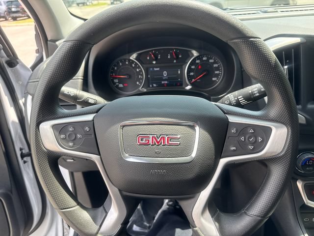 Used 2024 GMC Terrain SLE w/ Driver Convenience Package FWD image 11