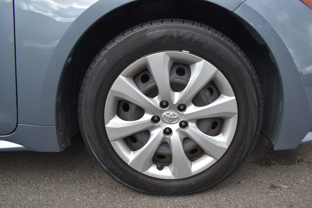 Certified 2022 Toyota Corolla LE FWD image 28
