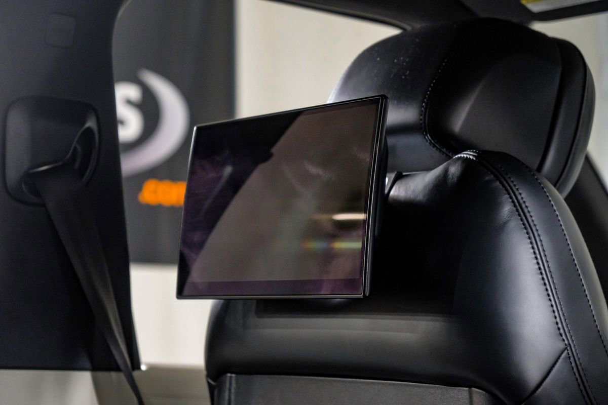 Used 2023 Land Rover Range Rover SE image 31