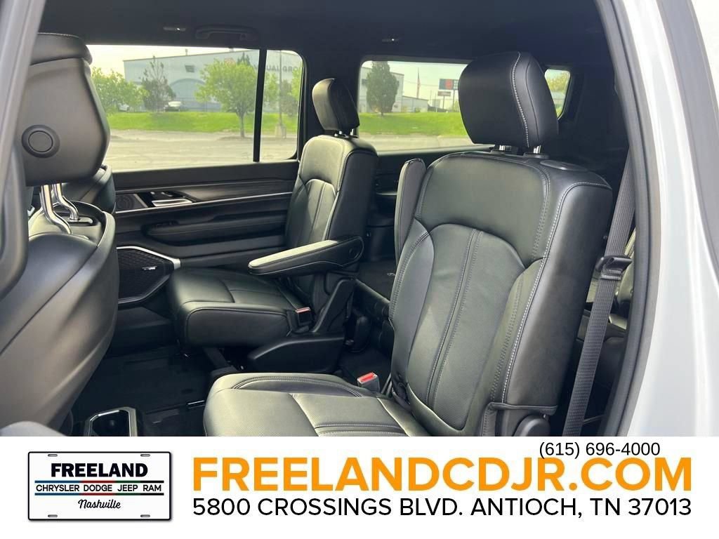 New 2024 Jeep Wagoneer L Series II w/ Flexible Seating Group AWD/4WD image 19