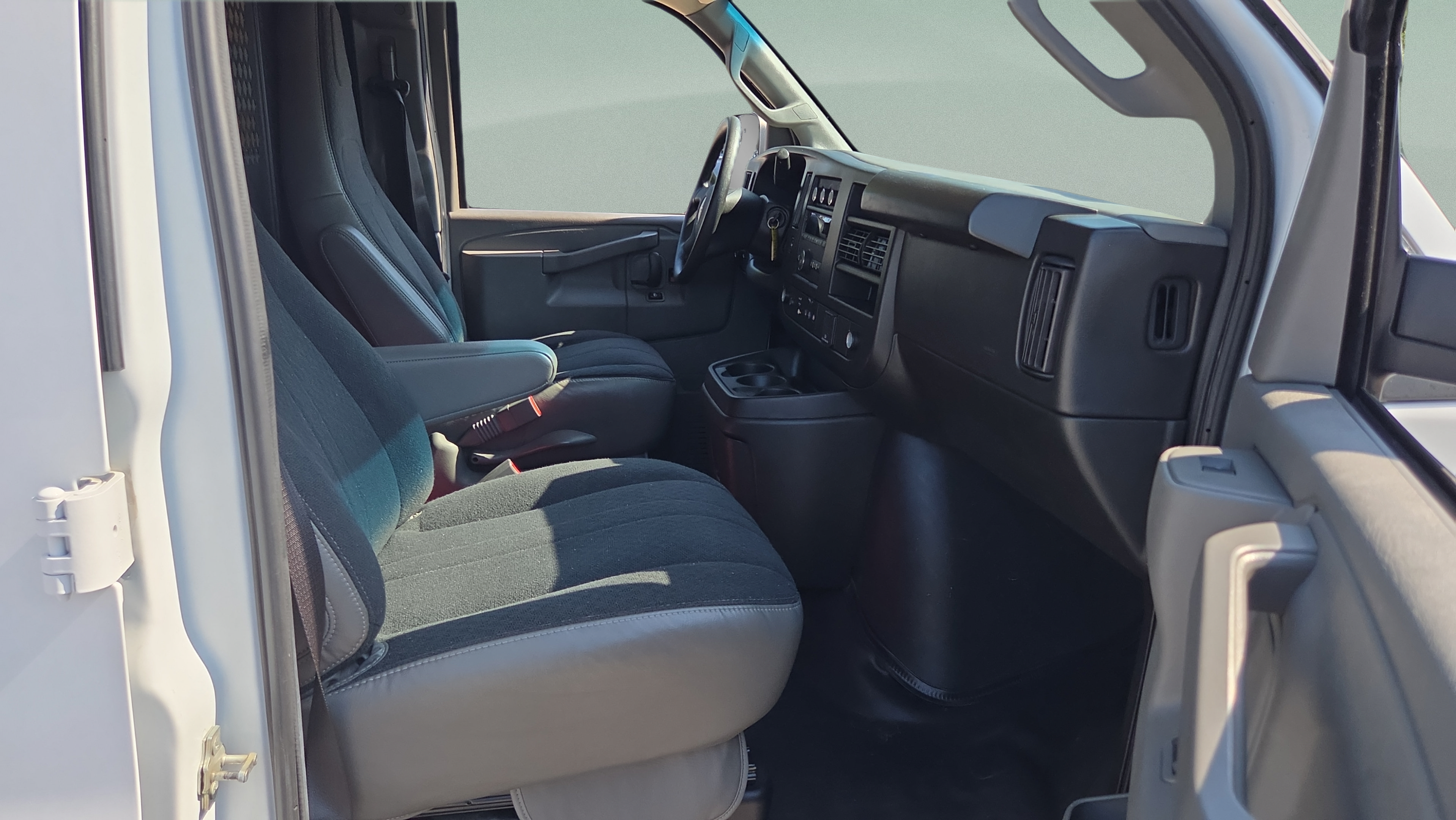 Used 2023 GMC Savana 2500 w/ Driver Convenience Package RWD image 15