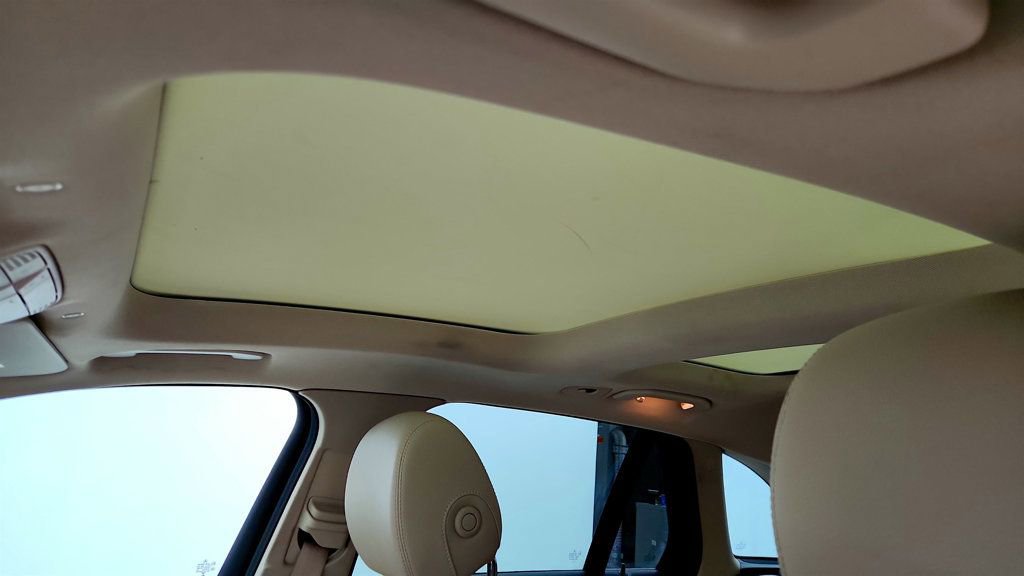 Used 2022 Mercedes-Benz GLC 300 4MATIC w/ Premium Package Lite image 11