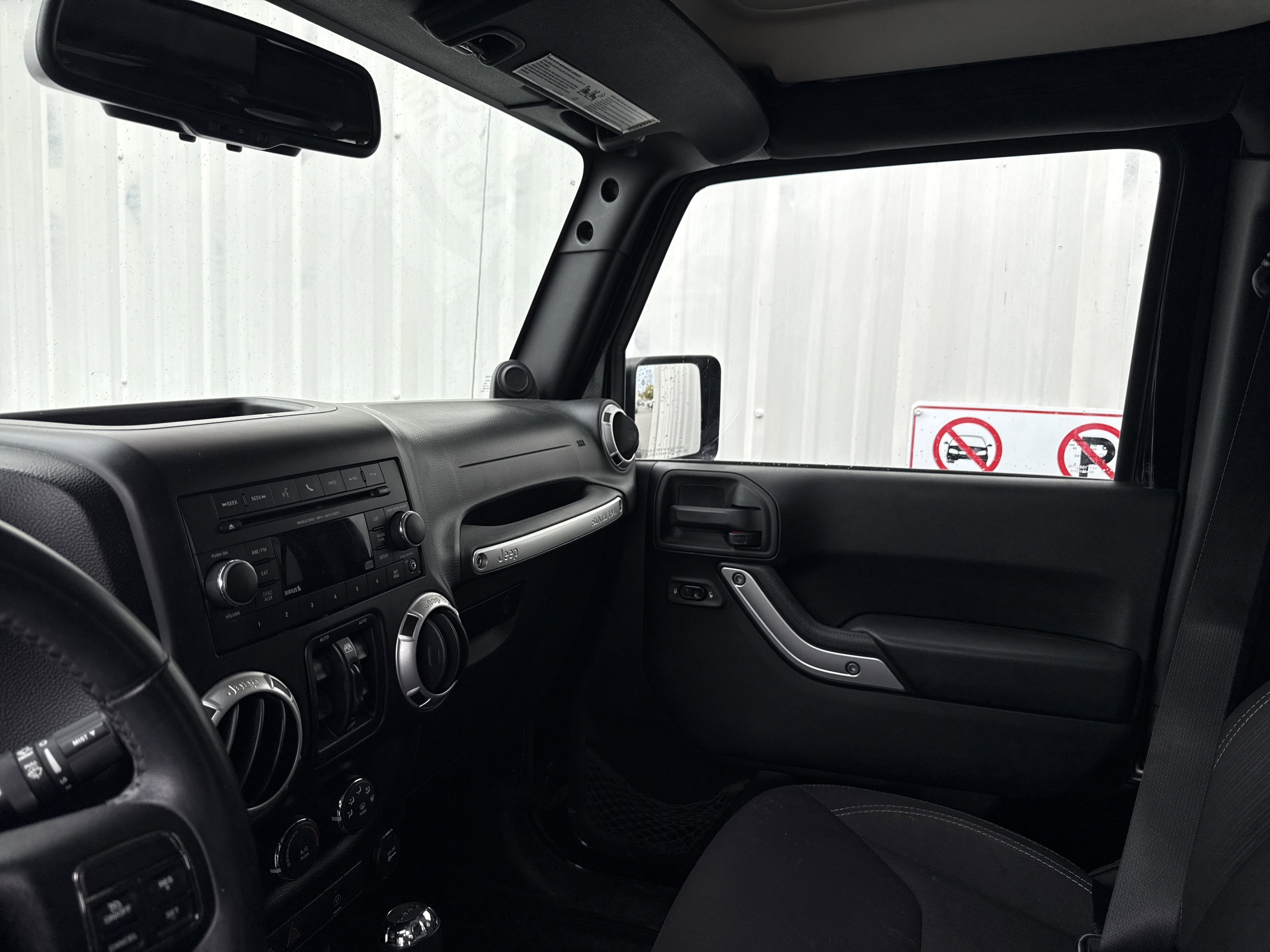 Used 2014 Jeep Wrangler Unlimited Rubicon w/ Connectivity Group image 14