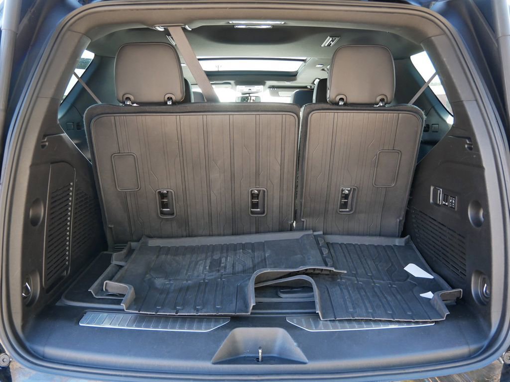 Used 2023 GMC Yukon AT4 w/ AT4 Premium Package AWD/4WD image 10