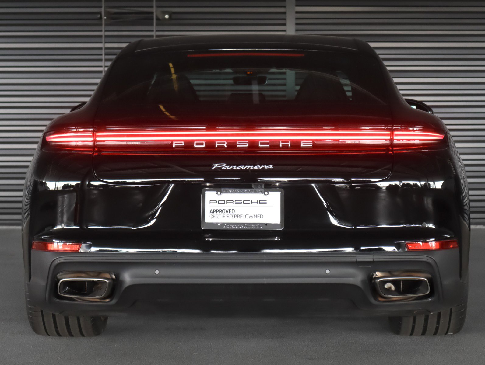 Certified 2025 Porsche Panamera RWD image 9
