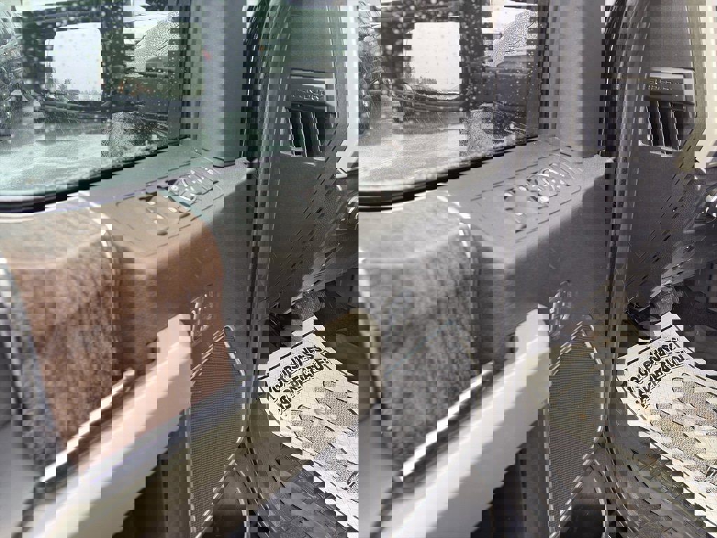 Used 2018 Ford F350 Lariat w/ Lariat Value Package image 12