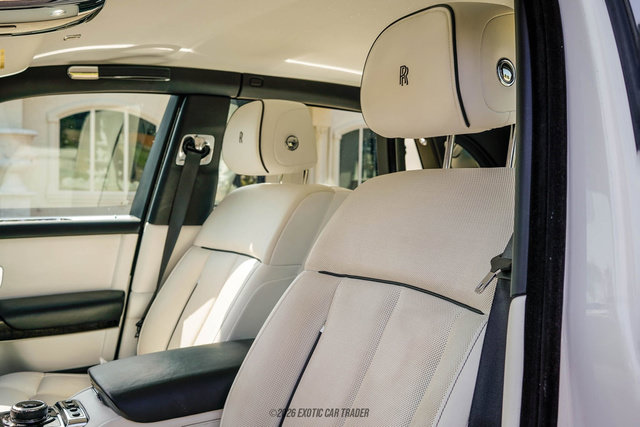 Used 2020 Rolls-Royce Phantom Sedan RWD image 56