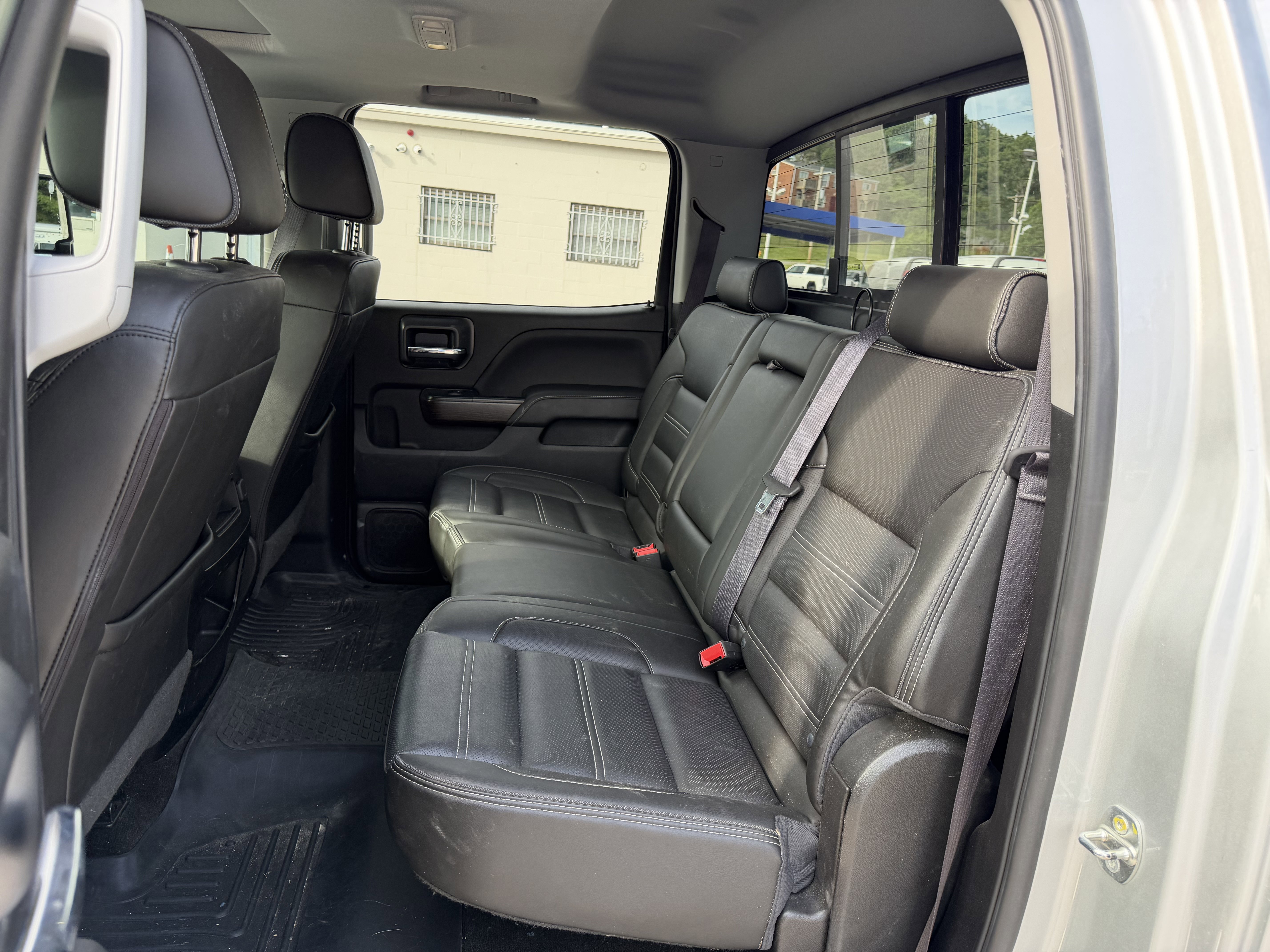 Used 2017 GMC Sierra 2500 Denali w/ Duramax Plus Package AWD/4WD image 11