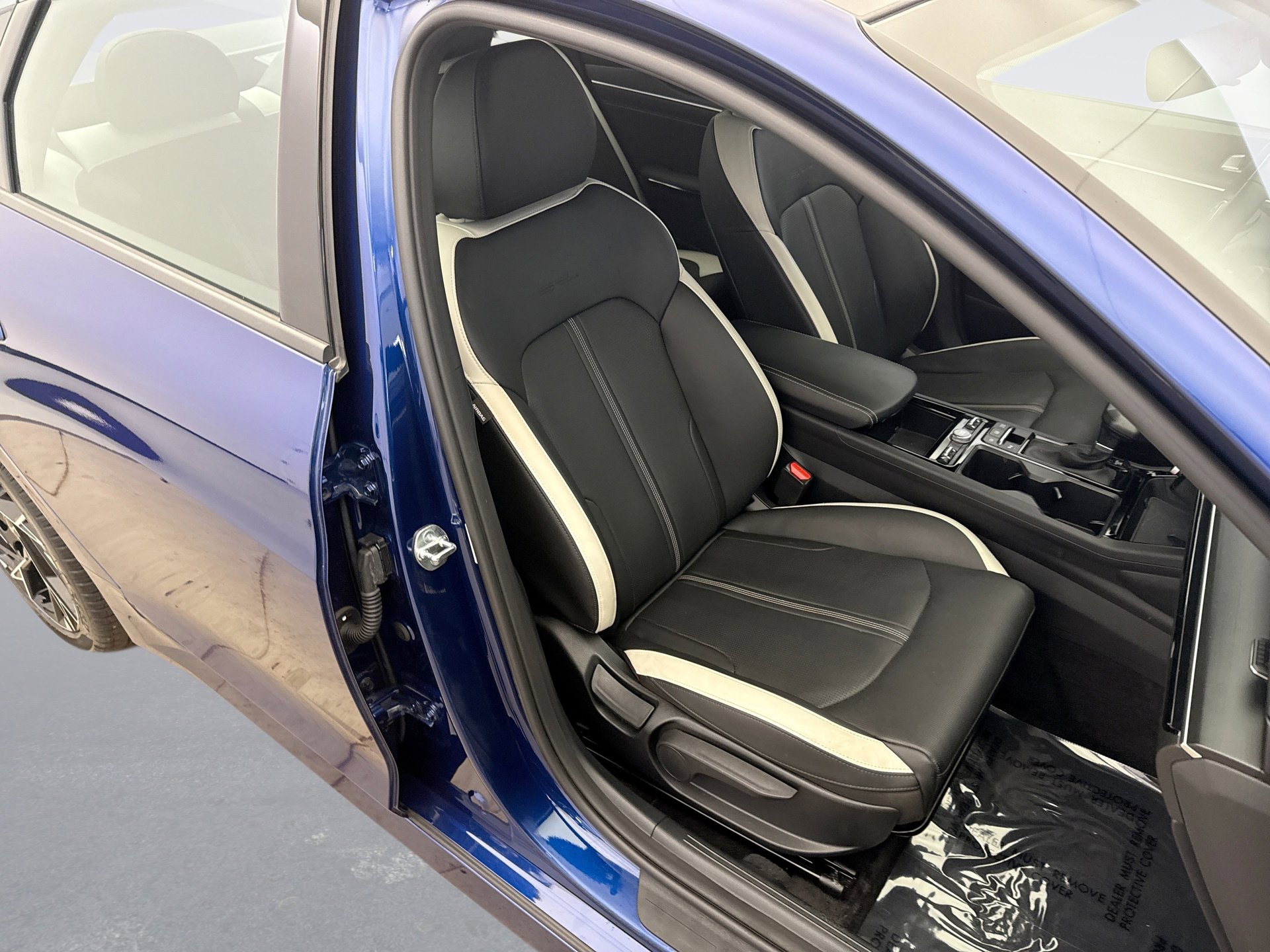 Used 2025 Kia K5 GT-Line w/ GT-Line Premium Package image 16