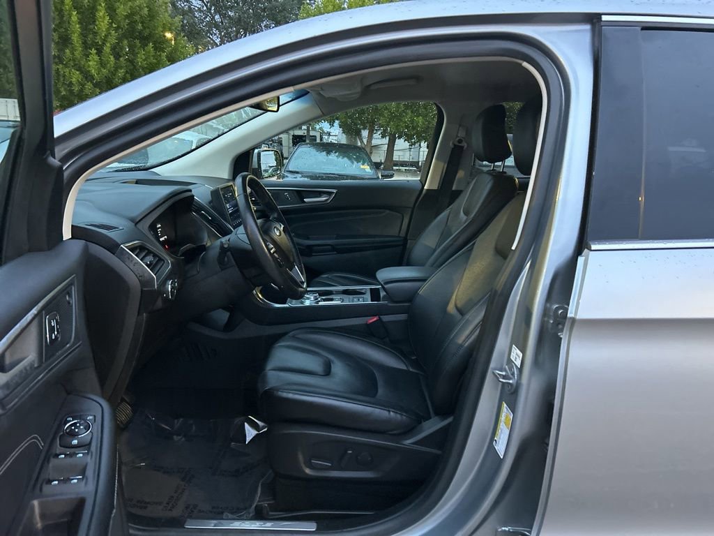 Used 2022 Ford Edge Titanium image 9