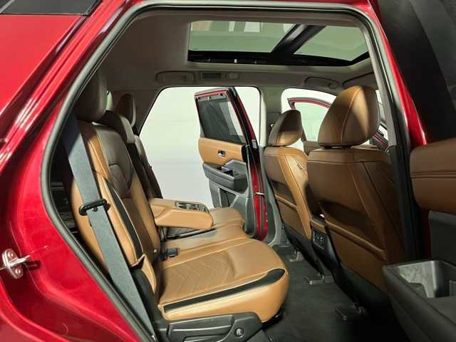 Certified 2022 Nissan Pathfinder Platinum w/ Cargo Package image 29