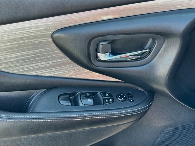 Used 2018 Nissan Murano S AWD/4WD image 16