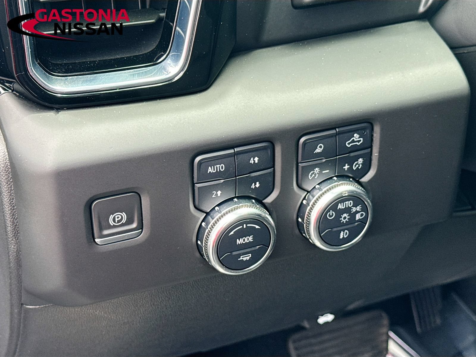 Used 2024 GMC Sierra 1500 Denali AWD/4WD image 13