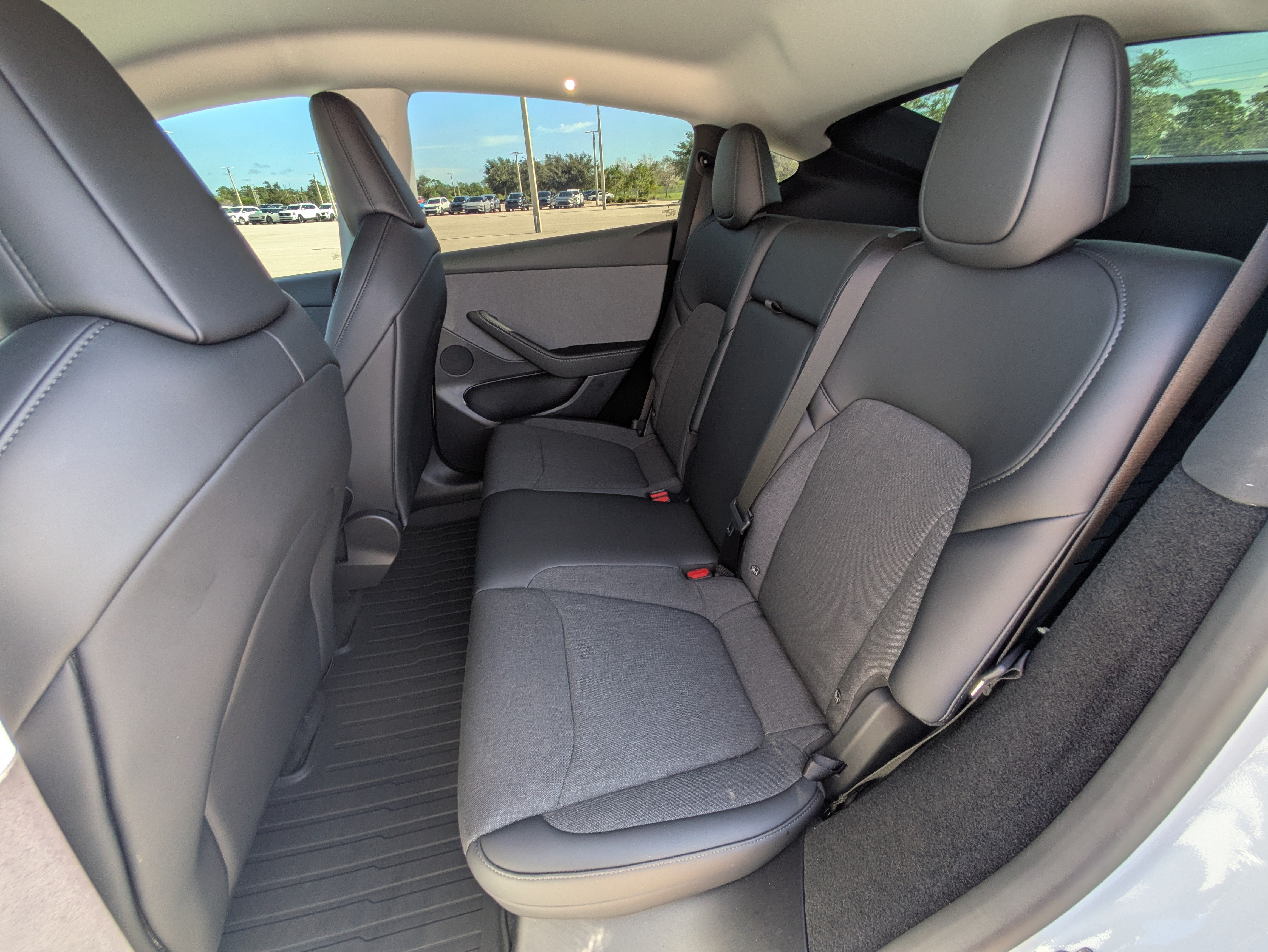 Used 2026 Tesla Model Y Long Range RWD image 14